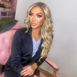 MEET YOUR POSHER, ERICA!